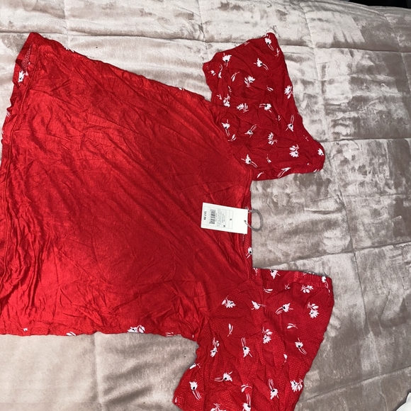 Red blouse - Picture 2 of 2
